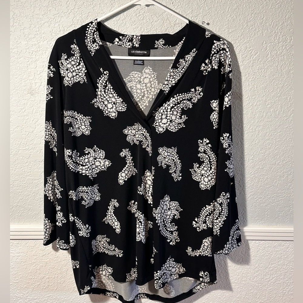 Liz Claiborne career long sleeve v-neck collarless blouse with roll tabs